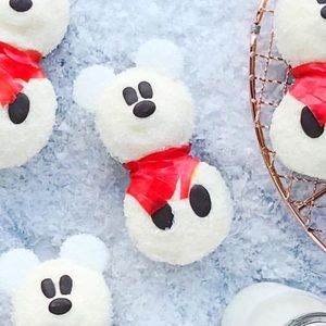 Meet your Posher, Leslie